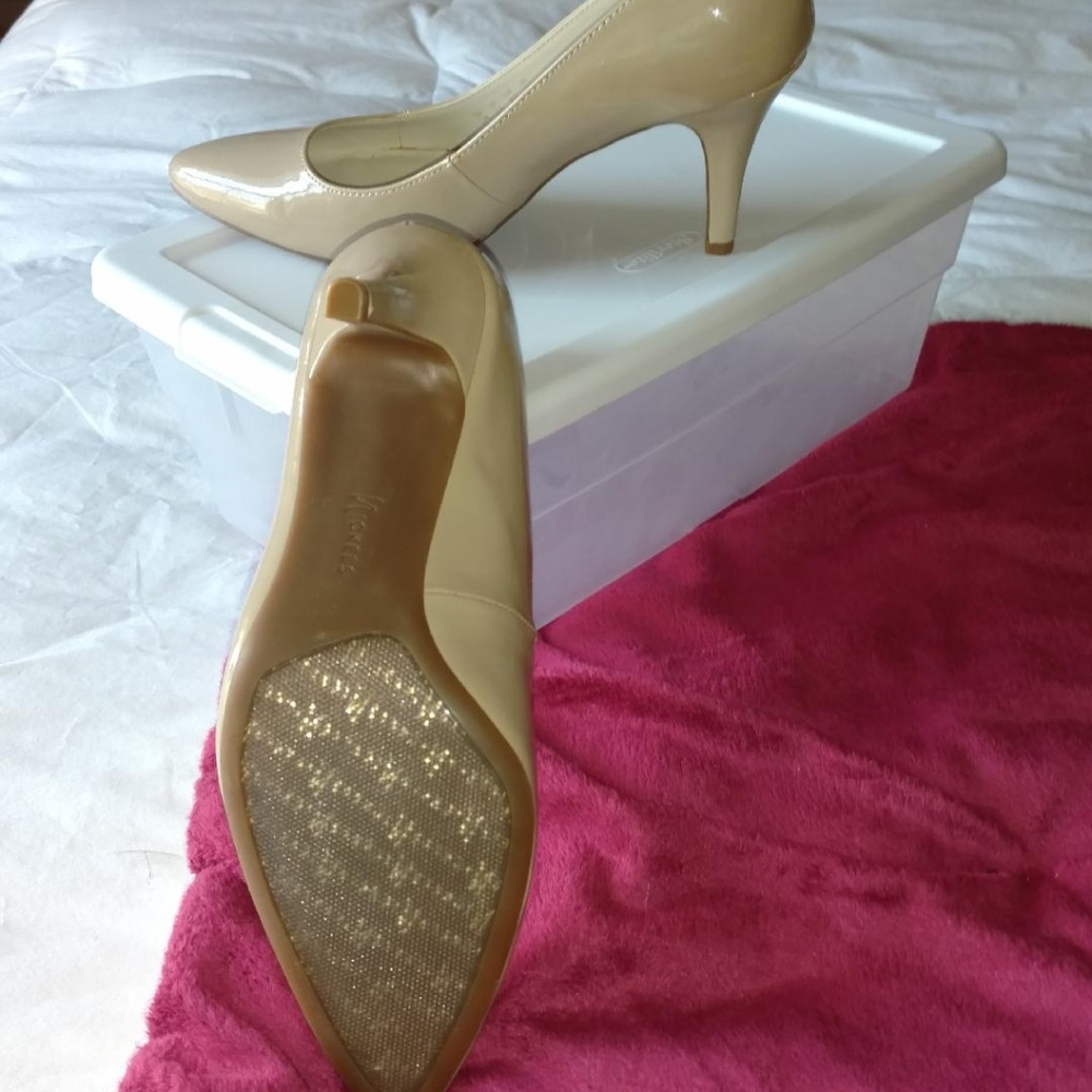 Nichel’s “Denny” Tan Patent Heels